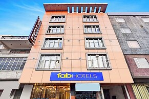 Fabhotel Raj Niwas