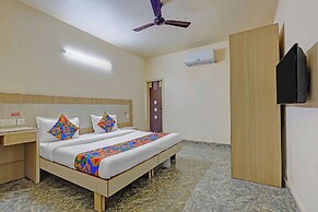 Fabhotel Crown Inn I
