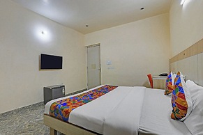Fabhotel Crown Inn I