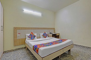 Fabhotel Crown Inn I