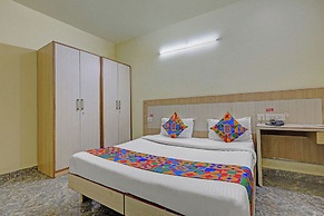 Fabhotel Crown Inn I