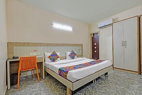 Fabhotel Crown Inn I
