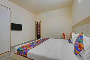 Fabhotel Crown Inn I