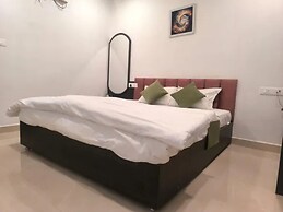 Fabhotel Swastik Villa