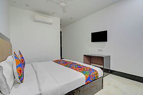 Fabhotel Red Apple Ii