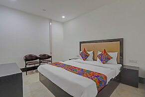 Fabhotel Red Apple Ii
