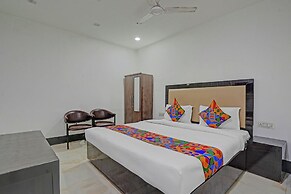 Fabhotel Red Apple Ii