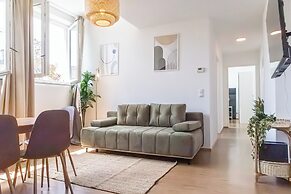 Elegant 2BR 1LR Modern Apt Donaustadt