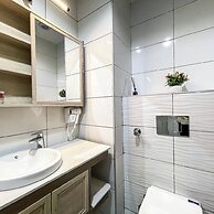 Deroche Apartment