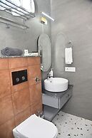 AARUSH HOTEL & RESORT