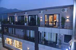 AARUSH HOTEL & RESORT