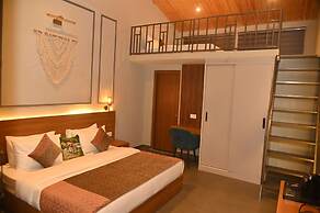 AARUSH HOTEL & RESORT
