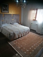 Maison Blanche Biteng
