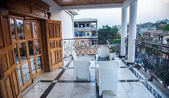Maison Blanche Biteng