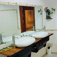 Maison Blanche Biteng