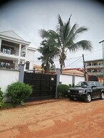 Maison Blanche Biteng