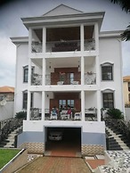 Maison Blanche Biteng