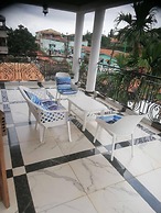 Maison Blanche Biteng