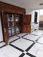 Maison Blanche Biteng