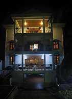 Maison Blanche Biteng