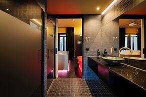 Supper boutique suites