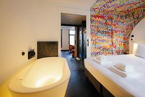 Supper boutique suites