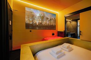 Supper boutique suites