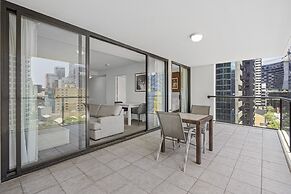 Stylish Brisbane Stay With Pool and Gym Access