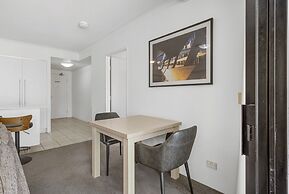 Stylish Brisbane Stay With Pool and Gym Access