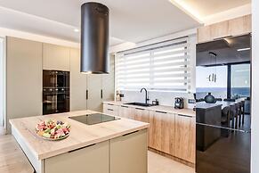 Villa Luxury Heaven - With Heated Pool