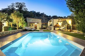 Maratho Villa - With Private Pool