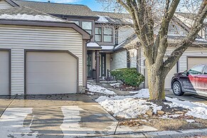 2 Mi to Castleton Square Mall! Quaint Condo