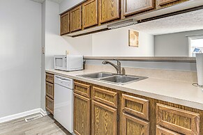 2 Mi to Castleton Square Mall! Quaint Condo