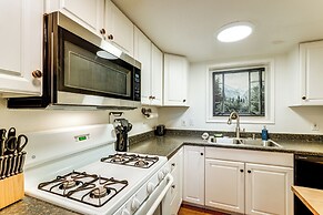 Willamette Valley Home on Working Horse Farm!