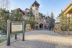 Ski-in/ski-out! Large Arrowhead Condo w/ Balcony