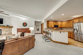 Ski-in/ski-out! Large Arrowhead Condo w/ Balcony