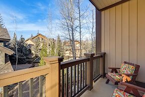 Ski-in/ski-out! Large Arrowhead Condo w/ Balcony