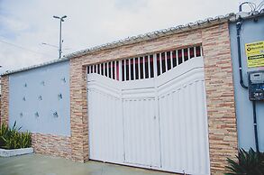 Casa Pet Friendly em Condom nio c Vaga em Marituba