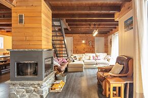 Alpine Chalet With Private Hot Tub