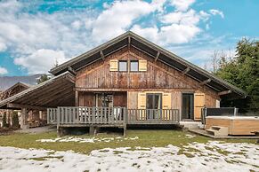 Alpine Chalet With Private Hot Tub