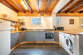 Alpine Chalet With Private Hot Tub