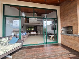 Piscina e AC na Praia do Una