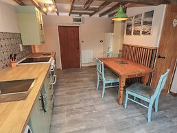 2 Strand Cottages