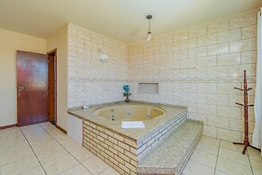 Casa com Piscina e Churrasqueira No Campeche