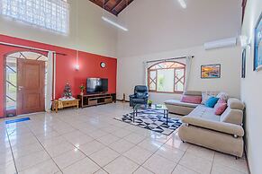 Casa com Piscina e Churrasqueira No Campeche