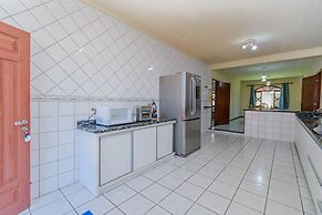 Casa com Piscina e Churrasqueira No Campeche