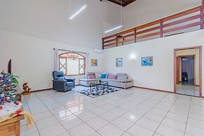 Casa com Piscina e Churrasqueira No Campeche