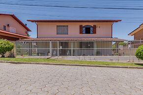 Casa com Piscina e Churrasqueira No Campeche
