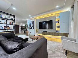 Luxury 2BR Apt Central Lekki Phase 1