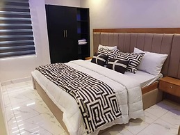 Less2more Luxury Suites - Comfort in Style